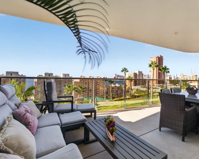 3 bedroom Beach Apartment for sale in Benidorm with pool garage - € 859,000 (Ref: 10052028)