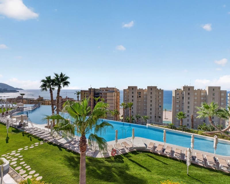 3 bedroom Beach Apartment for sale in Benidorm with pool garage - € 859,000 (Ref: 10052028)