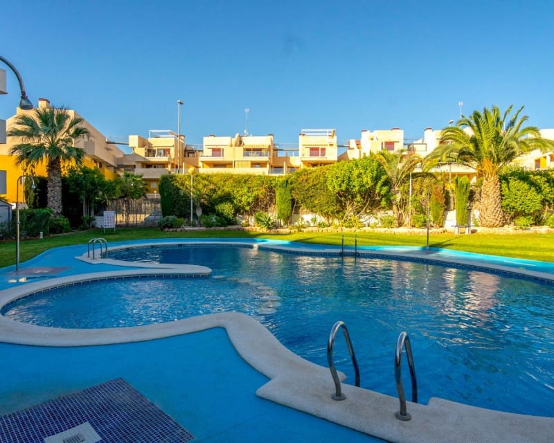 2 Zimmer Penthouse zu verkaufen in Playa Flamenca mit Pool Garage - 206.000 € (Ref: 10098886)