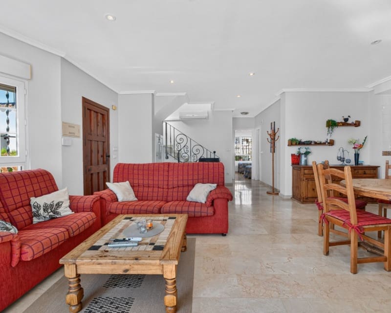 3 Zimmer Villa zu verkaufen in Villamartin mit Pool Garage - 529.000 € (Ref: 10110280)