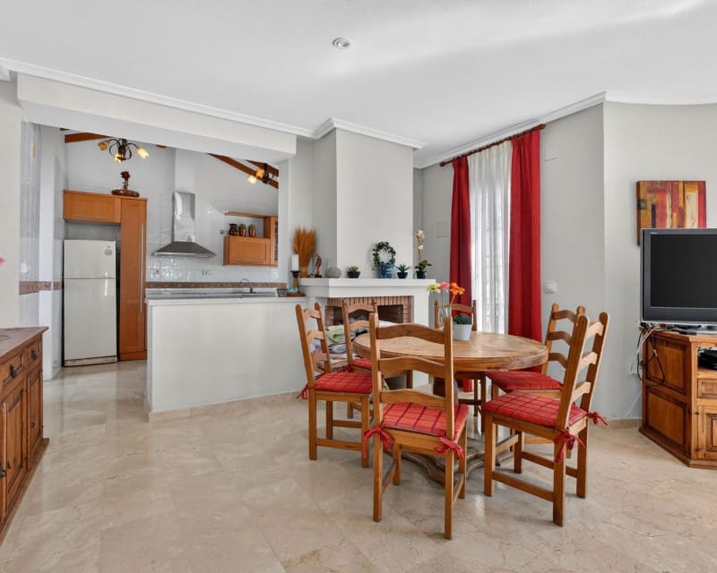 3 Zimmer Villa zu verkaufen in Villamartin mit Pool Garage - 529.000 € (Ref: 10110280)