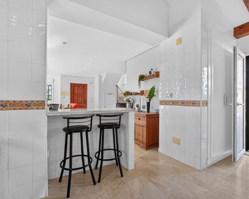 3 Zimmer Villa zu verkaufen in Villamartin mit Pool Garage - 529.000 € (Ref: 10110280)