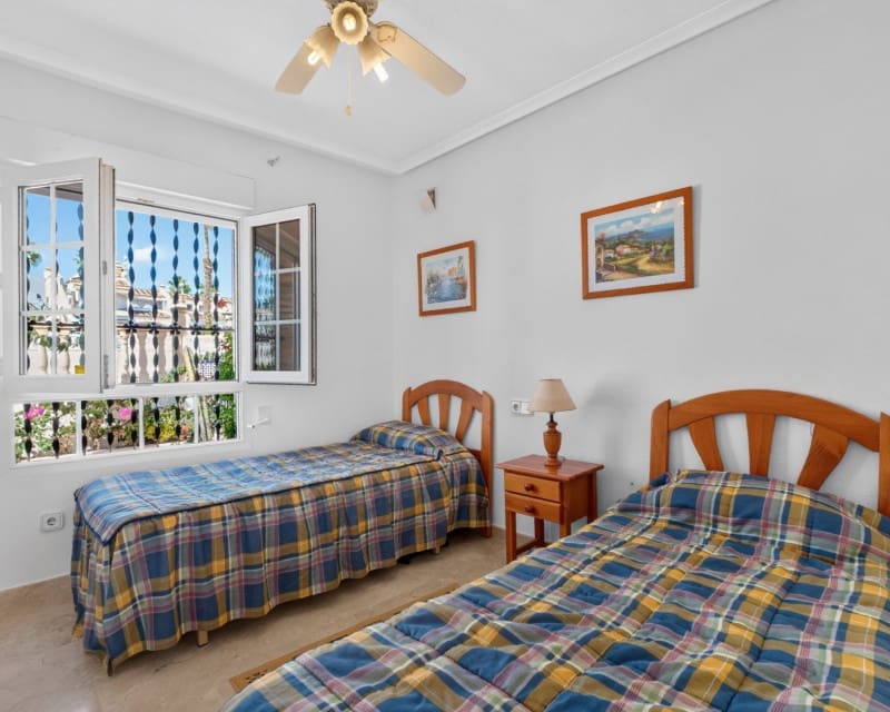 3 Zimmer Villa zu verkaufen in Villamartin mit Pool Garage - 529.000 € (Ref: 10110280)