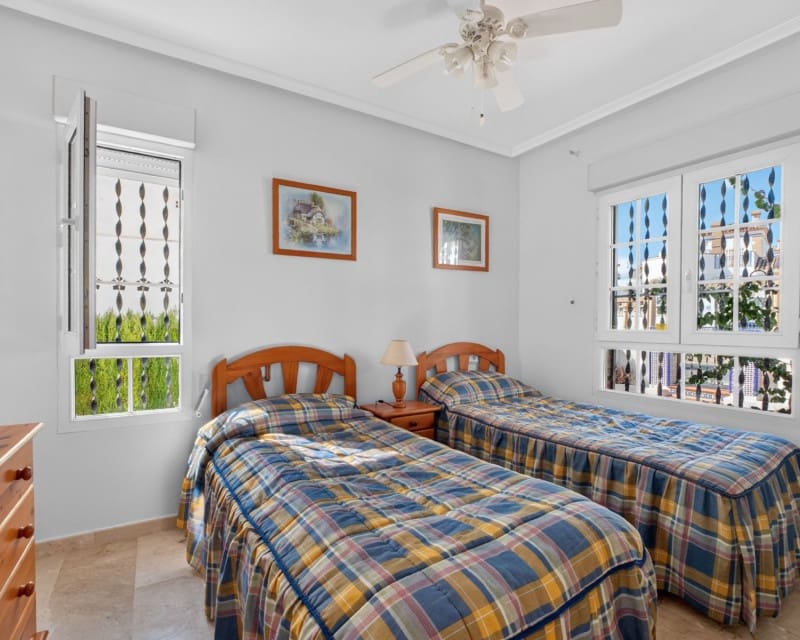 3 Zimmer Villa zu verkaufen in Villamartin mit Pool Garage - 529.000 € (Ref: 10110280)
