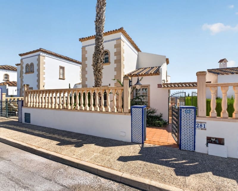 3 Zimmer Villa zu verkaufen in Villamartin mit Pool Garage - 529.000 € (Ref: 10110280)