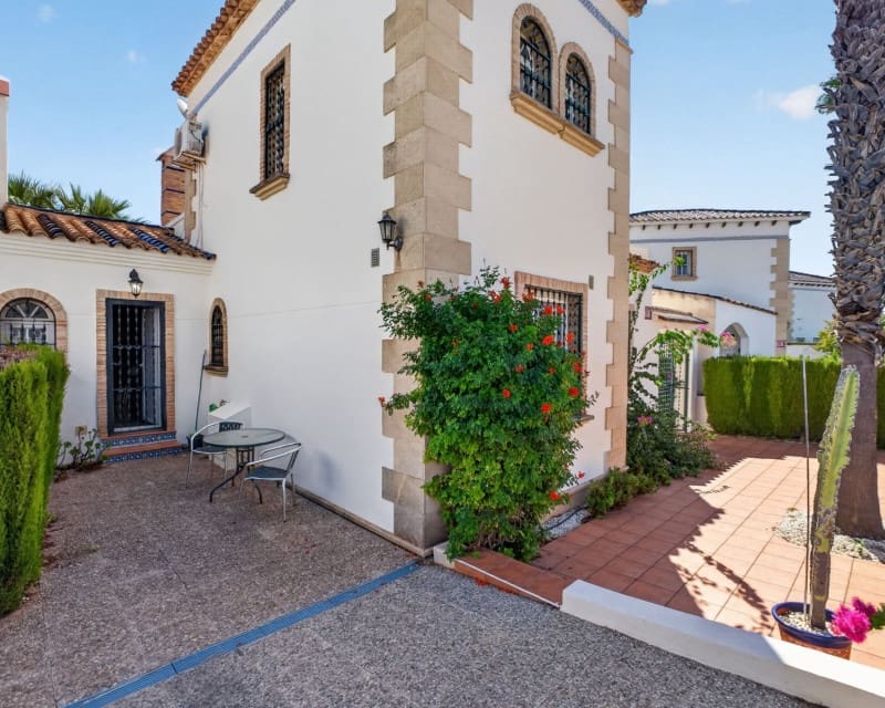 3 Zimmer Villa zu verkaufen in Villamartin mit Pool Garage - 529.000 € (Ref: 10110280)