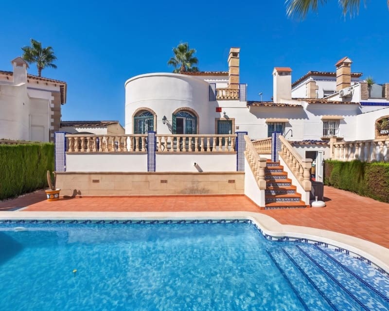 3 Zimmer Villa zu verkaufen in Villamartin mit Pool Garage - 529.000 € (Ref: 10110280)