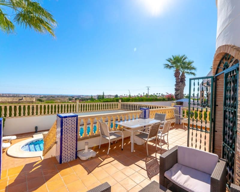 3 Zimmer Villa zu verkaufen in Villamartin mit Pool Garage - 529.000 € (Ref: 10110280)