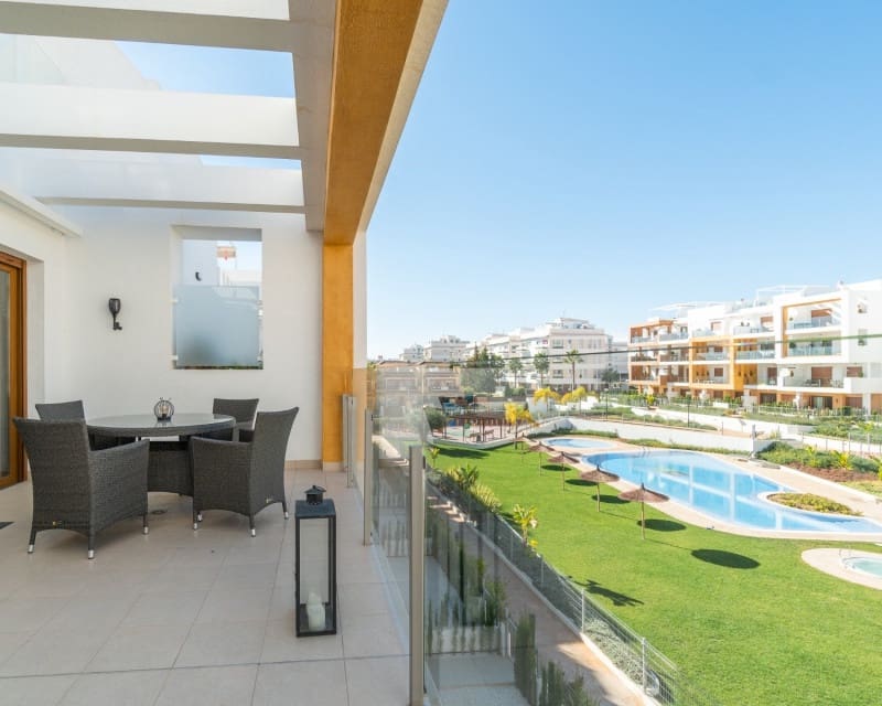 3 sypialnia Penthouse na sprzedaż w Villamartin z basenem - 399 000 € (Ref: 8647186)