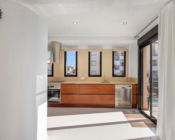 5 soveværelse Villa til salg i La Zenia, Orihuela med swimmingpool - € 950.000 (Ref: 8732168)