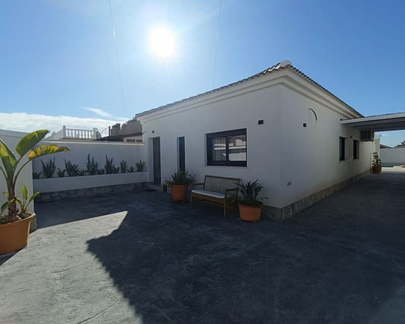 3 bedroom Villa for sale in El Chaparral with pool - € 459,000 (Ref: 8732184)