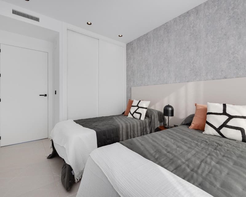 3 slaapkamer Villa te koop in Torrevieja met zwembad - € 595.000 (Ref: 8780397)