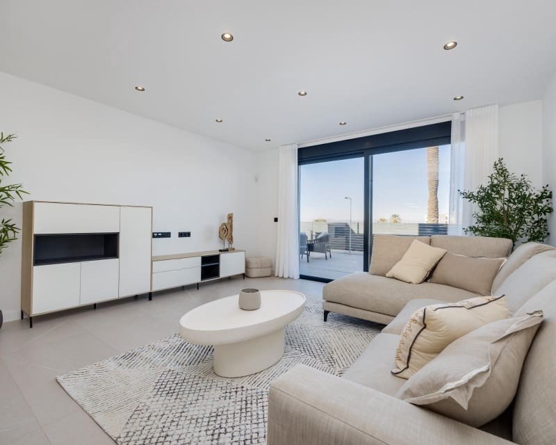 3 chambre Villa/Maison à vendre à Torrevieja avec piscine - 595 000 € (Ref: 8780397)