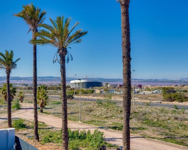 Chalet de 3 habitaciones en Parque Acuático - Sector 25, Torrevieja en venta con piscina - 595.000 € (Ref: 8780397)