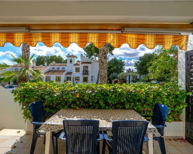 3 soveværelse Rækkehus til salg i Villamartin med swimmingpool - € 199.000 (Ref: 9345206)