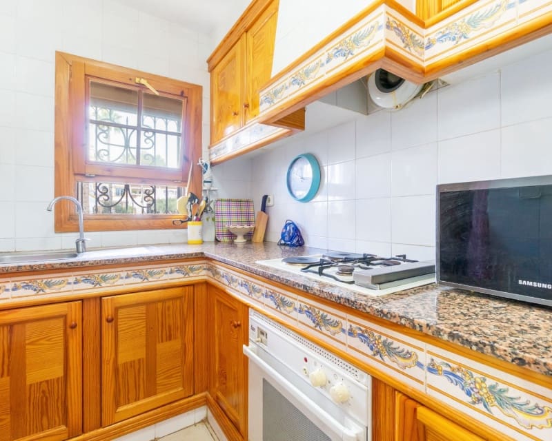 3 soveværelse Rækkehus til salg i Villamartin med swimmingpool - € 199.000 (Ref: 9345206)