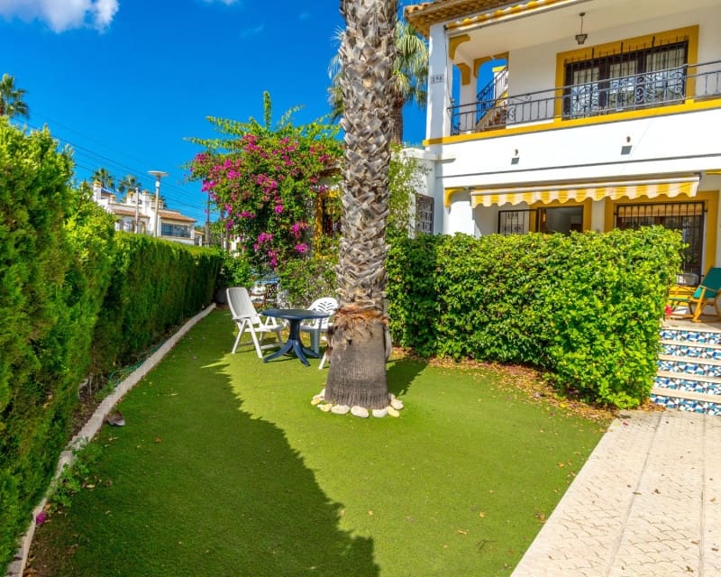 3 soveværelse Rækkehus til salg i Villamartin med swimmingpool - € 199.000 (Ref: 9345206)