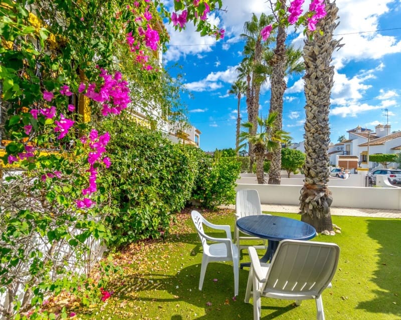 3 soveværelse Rækkehus til salg i Villamartin med swimmingpool - € 199.000 (Ref: 9345206)