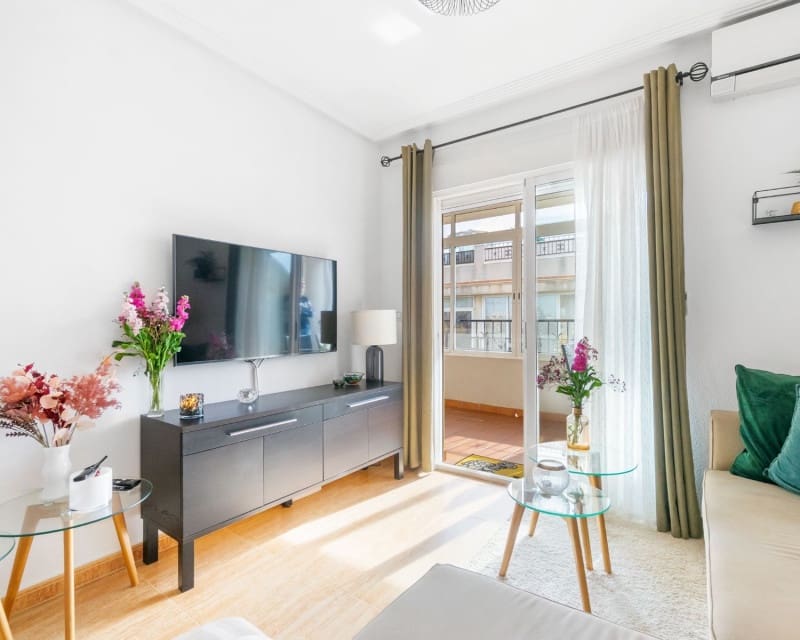 3 bedroom Penthouse for sale in Playa Flamenca with pool - € 210,000 (Ref: 9413524)