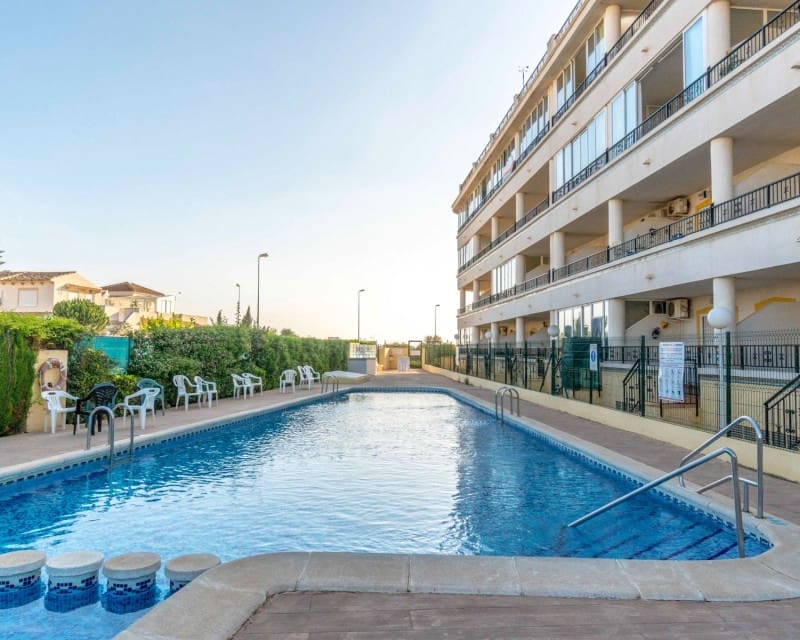 3 bedroom Penthouse for sale in Playa Flamenca with pool - € 210,000 (Ref: 9413524)