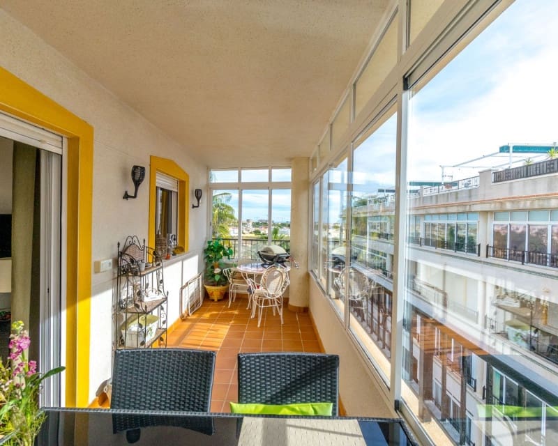 3 bedroom Penthouse for sale in Playa Flamenca with pool - € 210,000 (Ref: 9413524)