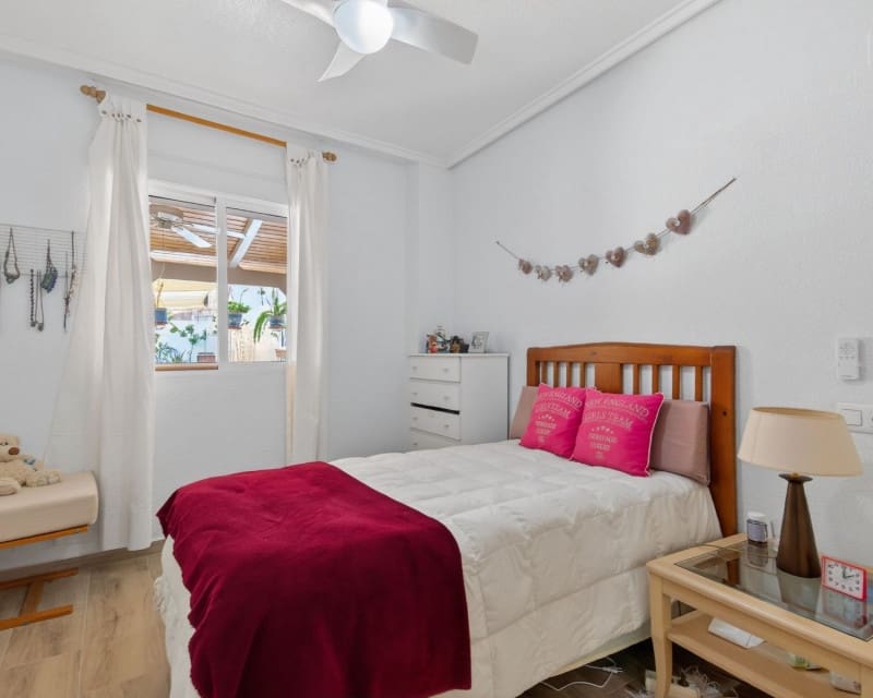 2 sypialnia Apartament przy plaży na sprzedaż w Torrevieja - 227 000 € (Ref: 9681424)