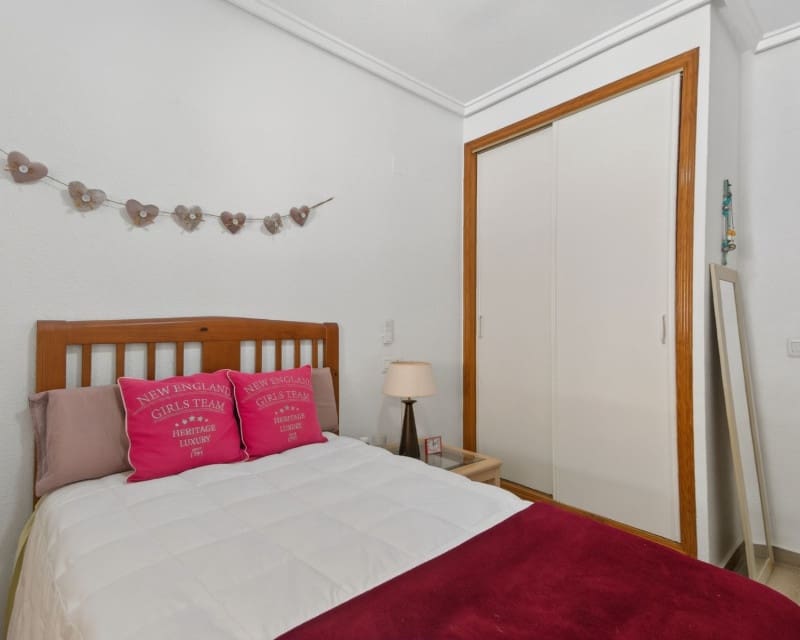 2 sypialnia Apartament przy plaży na sprzedaż w Torrevieja - 227 000 € (Ref: 9681424)