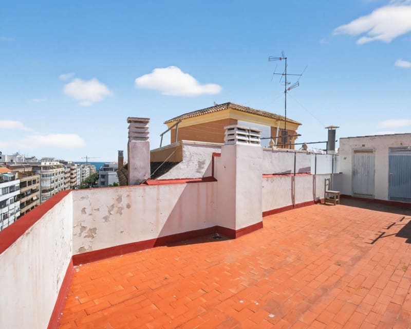 1 bedroom Studio for sale in Torrevieja with garage - € 127,000 (Ref: 9720353)