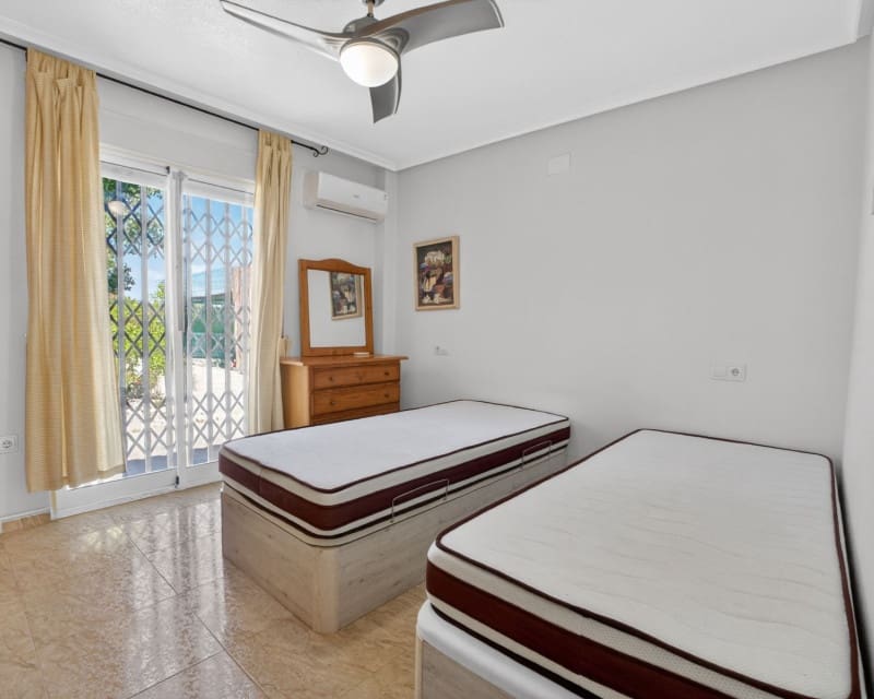 3 slaapkamer Appartement te koop in Playa Flamenca met zwembad - € 269.000 (Ref: 9865971)