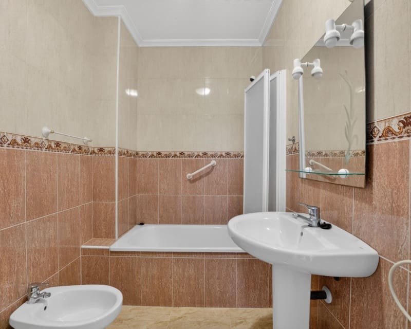3 slaapkamer Appartement te koop in Playa Flamenca met zwembad - € 269.000 (Ref: 9865971)