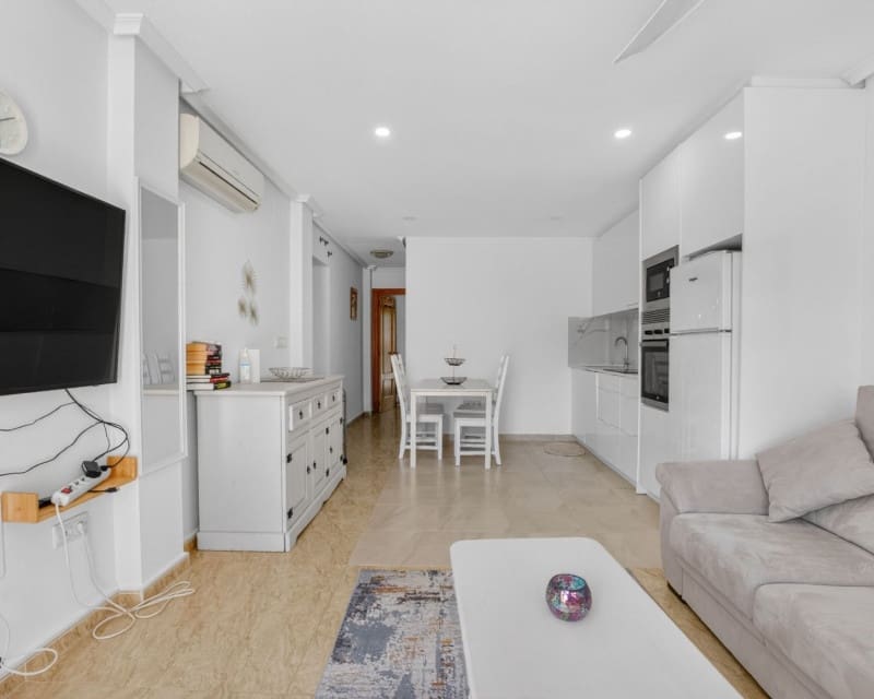 3 slaapkamer Appartement te koop in Playa Flamenca met zwembad - € 269.000 (Ref: 9865971)
