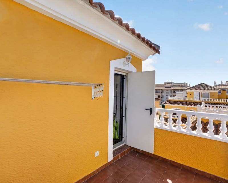3 slaapkamer Appartement te koop in Playa Flamenca met zwembad - € 269.000 (Ref: 9865971)