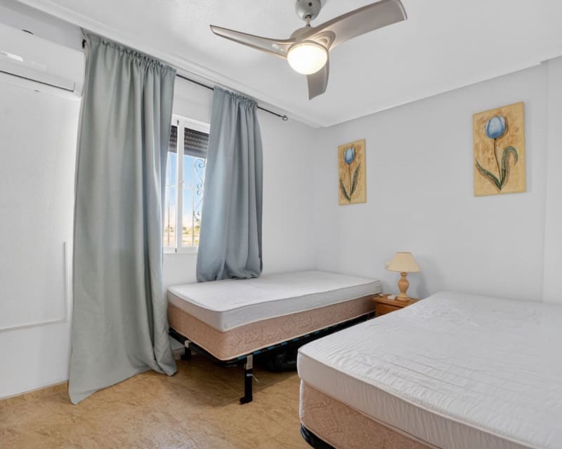 3 slaapkamer Appartement te koop in Playa Flamenca met zwembad - € 269.000 (Ref: 9865971)