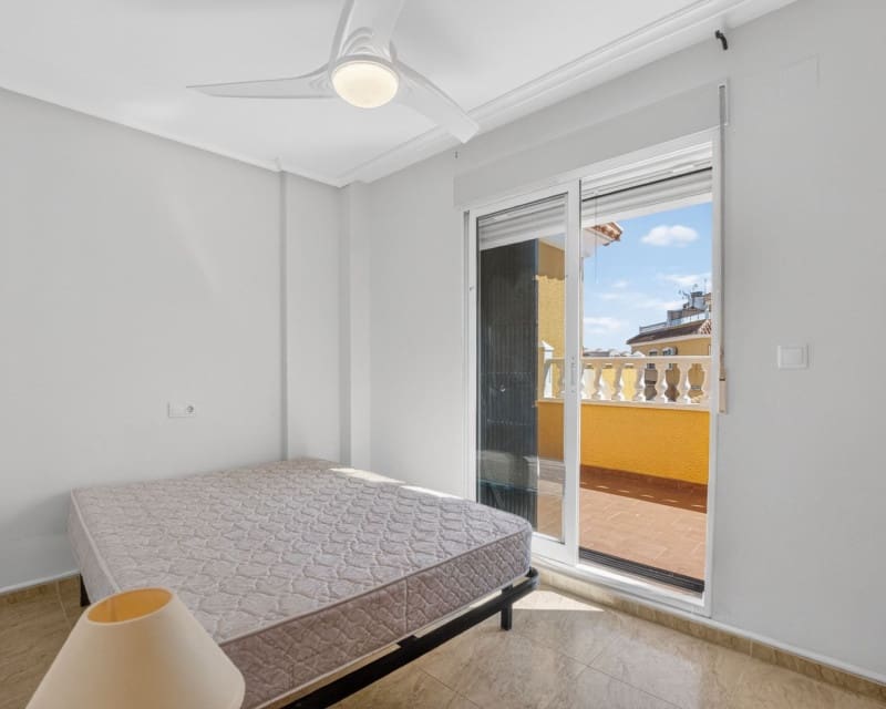 3 slaapkamer Appartement te koop in Playa Flamenca met zwembad - € 269.000 (Ref: 9865971)