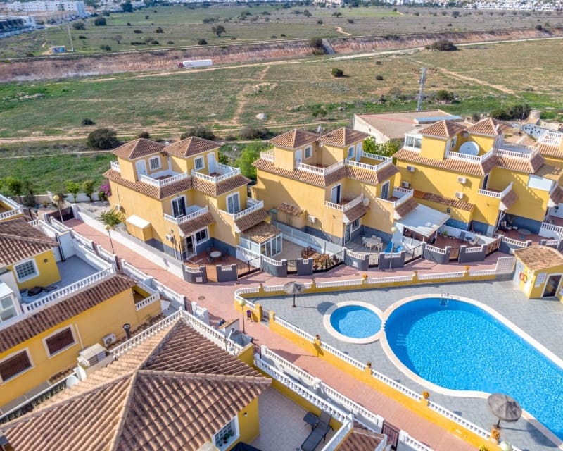 3 slaapkamer Appartement te koop in Playa Flamenca met zwembad - € 269.000 (Ref: 9865971)