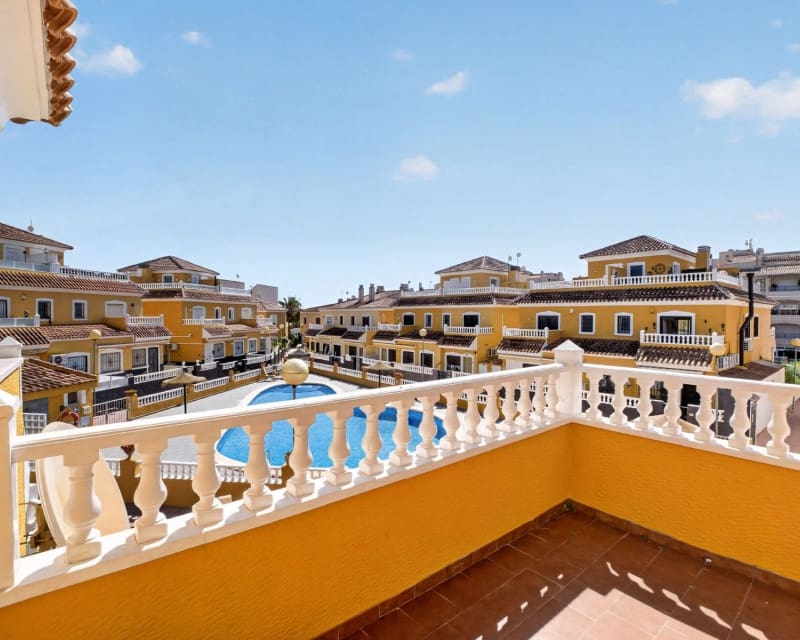 3 slaapkamer Appartement te koop in Playa Flamenca met zwembad - € 269.000 (Ref: 9865971)