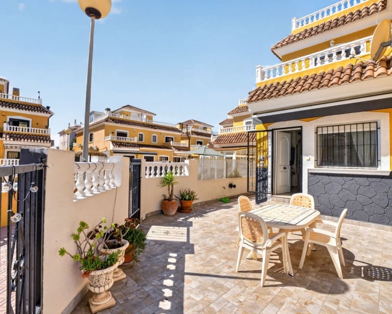 3 slaapkamer Appartement te koop in Playa Flamenca met zwembad - € 269.000 (Ref: 9865971)