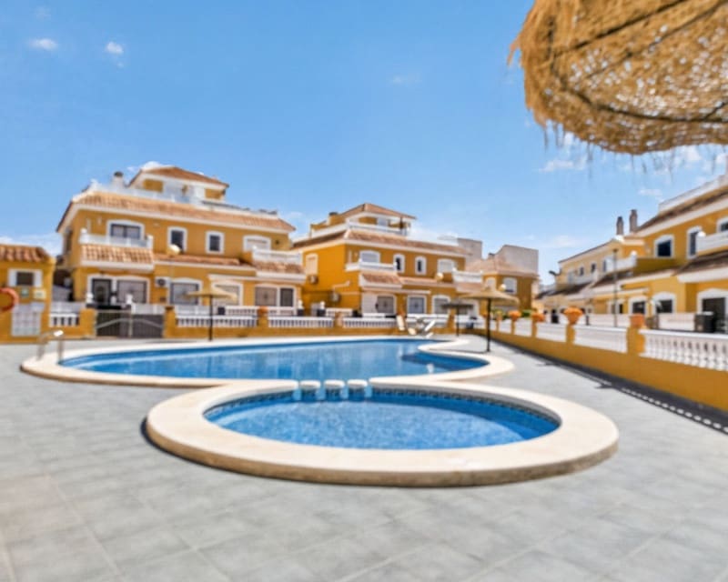 3 slaapkamer Appartement te koop in Playa Flamenca met zwembad - € 269.000 (Ref: 9865971)