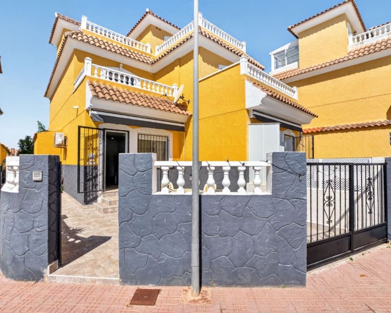 3 slaapkamer Appartement te koop in Playa Flamenca met zwembad - € 269.000 (Ref: 9865971)
