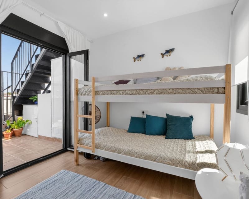 3 soverom Penthouse til salgs i La Zenia med svømmebasseng garasje - € 299 000 (Ref: 9879825)