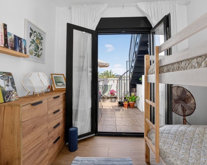 3 soverom Penthouse til salgs i La Zenia med svømmebasseng garasje - € 299 000 (Ref: 9879825)