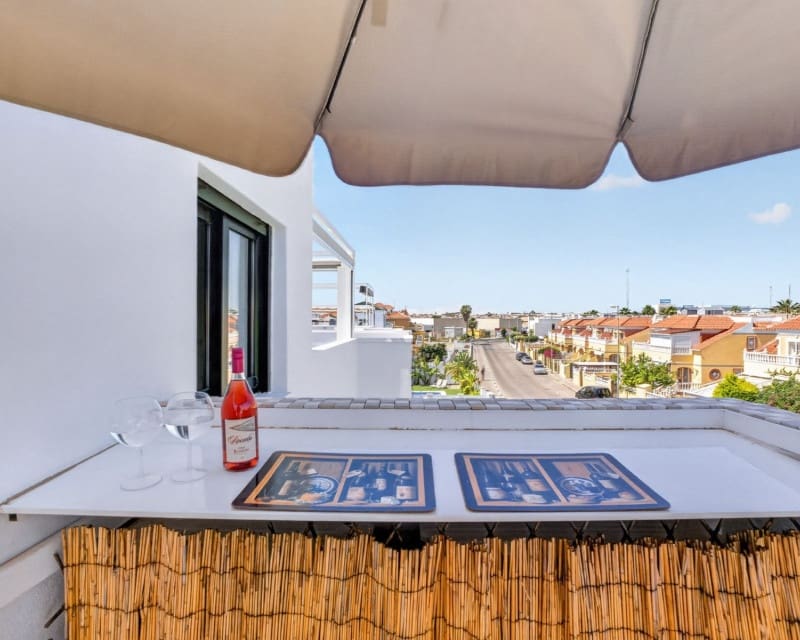 3 soverom Penthouse til salgs i La Zenia med svømmebasseng garasje - € 299 000 (Ref: 9879825)