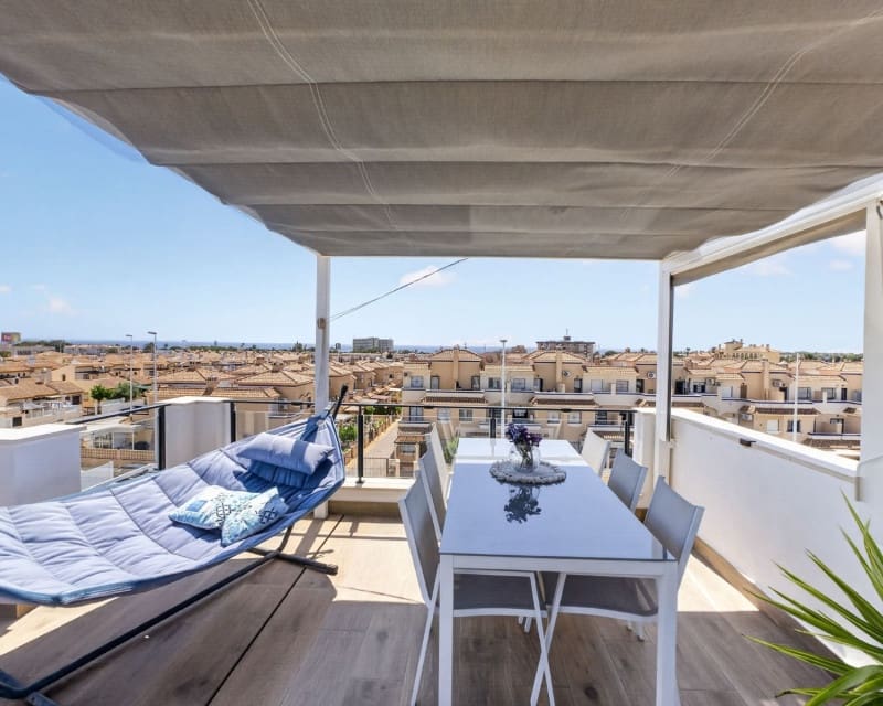 3 soverom Penthouse til salgs i La Zenia med svømmebasseng garasje - € 299 000 (Ref: 9879825)