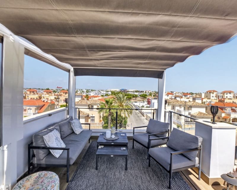 3 soverom Penthouse til salgs i La Zenia med svømmebasseng garasje - € 299 000 (Ref: 9879825)