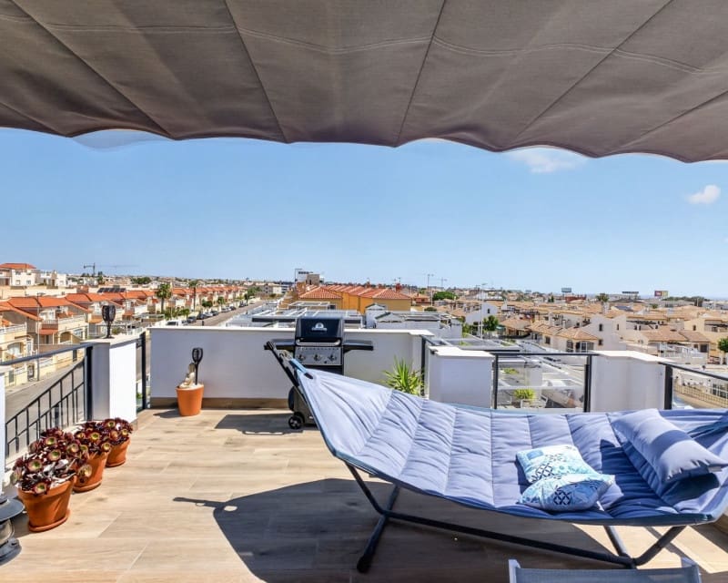 3 soverom Penthouse til salgs i La Zenia med svømmebasseng garasje - € 299 000 (Ref: 9879825)