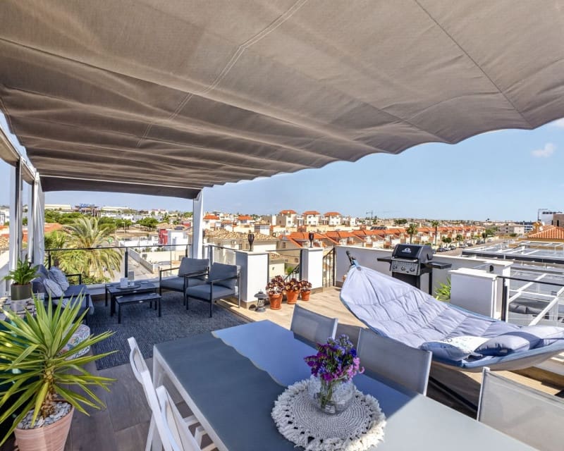 3 soverom Penthouse til salgs i La Zenia med svømmebasseng garasje - € 299 000 (Ref: 9879825)