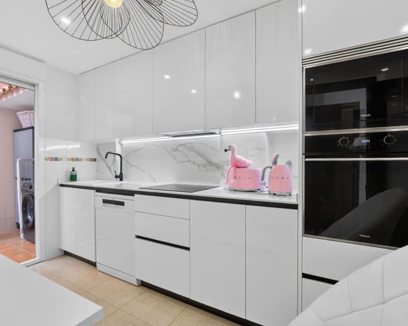 4 bedroom Apartment for sale in Bigastro with pool garage - € 250,000 (Ref: 9928647)