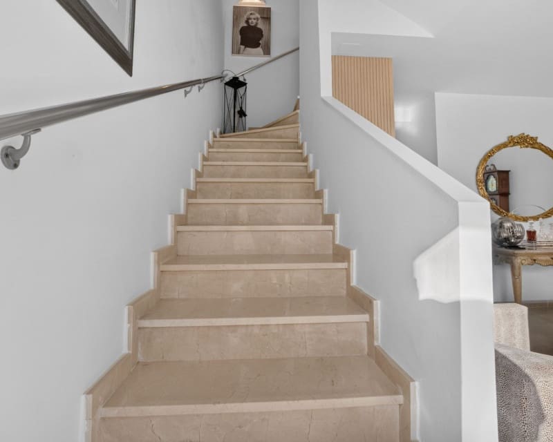 4 bedroom Apartment for sale in Bigastro with pool garage - € 250,000 (Ref: 9928647)