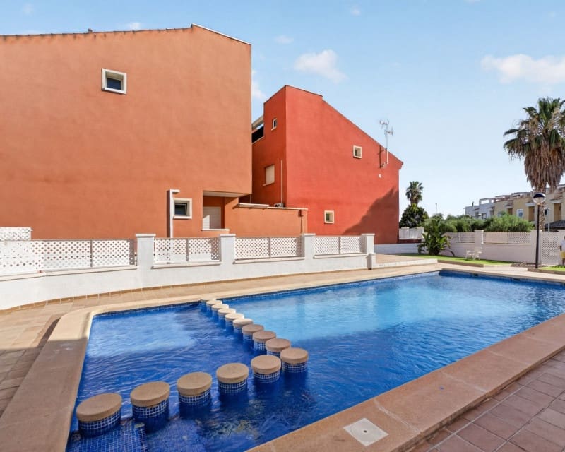4 bedroom Apartment for sale in Bigastro with pool garage - € 250,000 (Ref: 9928647)