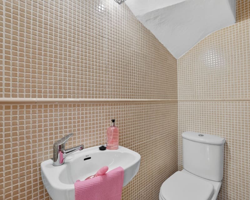 4 bedroom Apartment for sale in Bigastro with pool garage - € 250,000 (Ref: 9928647)